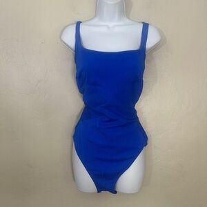 Curva One Piece Swimsuit Size 12D Gently worn 91% nylon/9% spandex Lined crotch